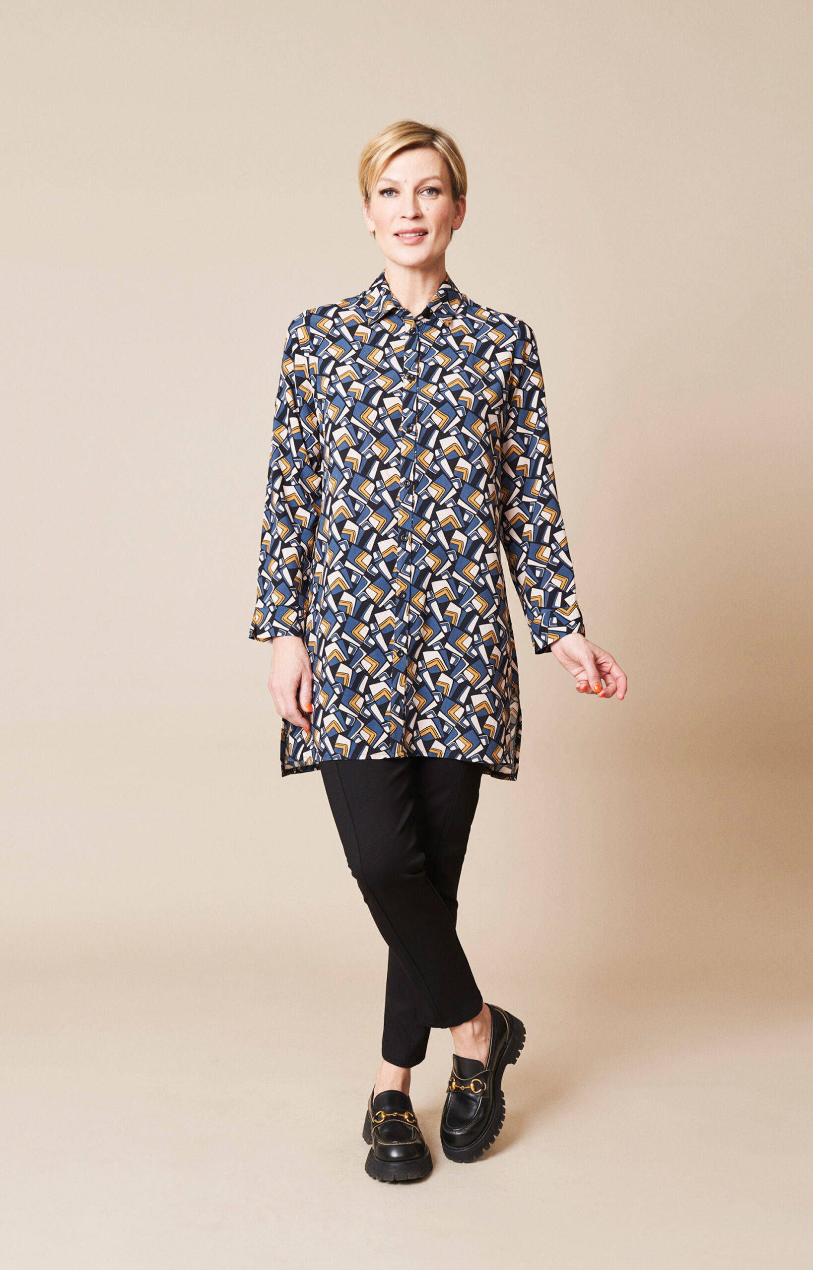 nahe-emily-malli Emily - pusero - malli